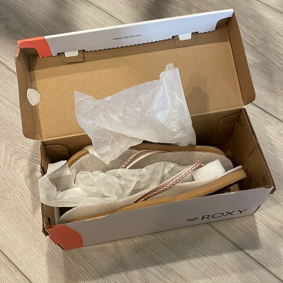 💗NEW Roxy Flip Flops💗 - Picture 7 of 8